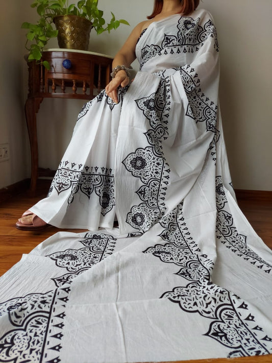 Printed Mulmul Cotton Saree With Pom Pom Lace